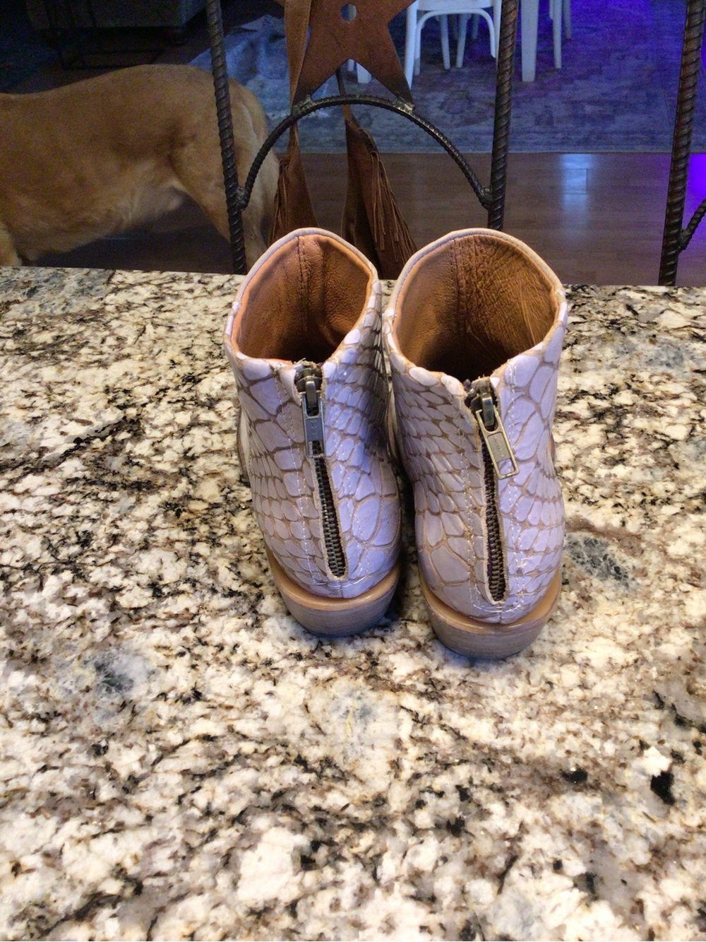 Freebird Cream Leather Pointed Toe Ankle Booties - Picture 3 of 8